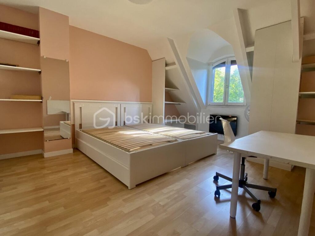 MONTFERMEIL QUARTIER DU MOULIN – 8 pièces – 6 chambres – 150 m²