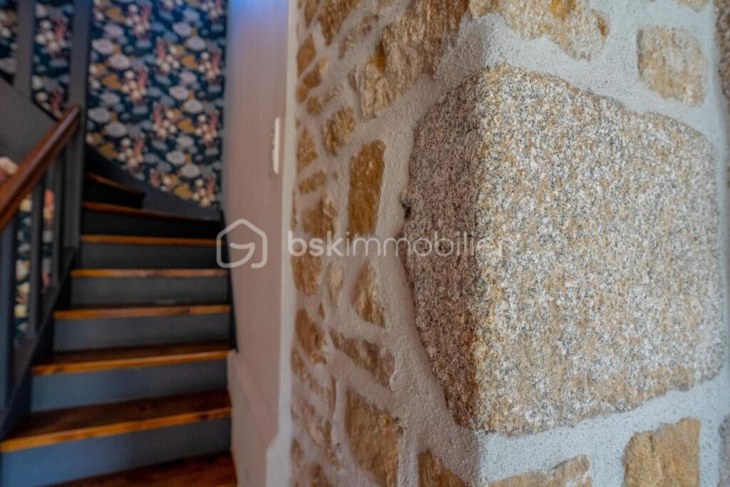 Votre havre de paix rural en pierre au cœur de Valcanville – 6 pièces – 3 chambres – 157 m²