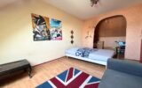 Maison de 106 m2 à rafraîchir de l’intérieur avec beaucoup d’atouts et en prime une belle vue sur les Pyrénées – 7 pièces – 4 chambres – 106 m²