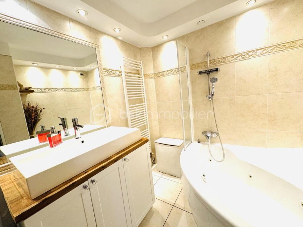 Appartement T4 de 78 m2 avec place de parking – Marseille 12 e – 4 pièces – 3 chambres – 77 m²