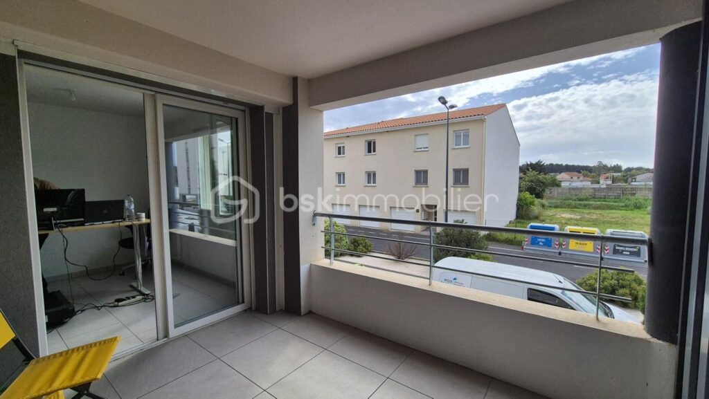 A VENDRE APPARTEMENT T2 CABINE DE 44M² A SAINT CYPRIEN – COTE VILLAGE – EN IMPASSE – TERRASSE – PARKIG PRIVE – LIBRE DE TOUTE OCCUPATION – VUE DEGAGEE – 2 pièces – 1 chambre – 44 m²