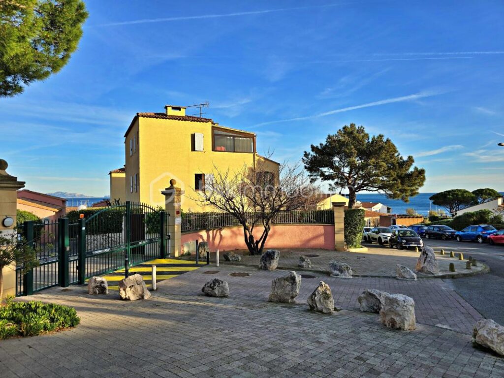 Exclusivité – Baisse de prix, à saisir ! Studio 28 m² vue mer, sans vis-à-vis, au calme absolu – 1 pièce – 1 chambre – 28 m²