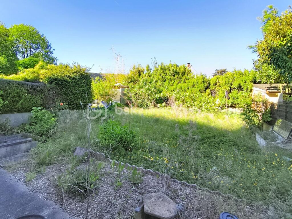 Maison familiale avec sous-sol total – Secteur calme et recherché de Louvres – 7 pièces – 4 chambres – 132 m²