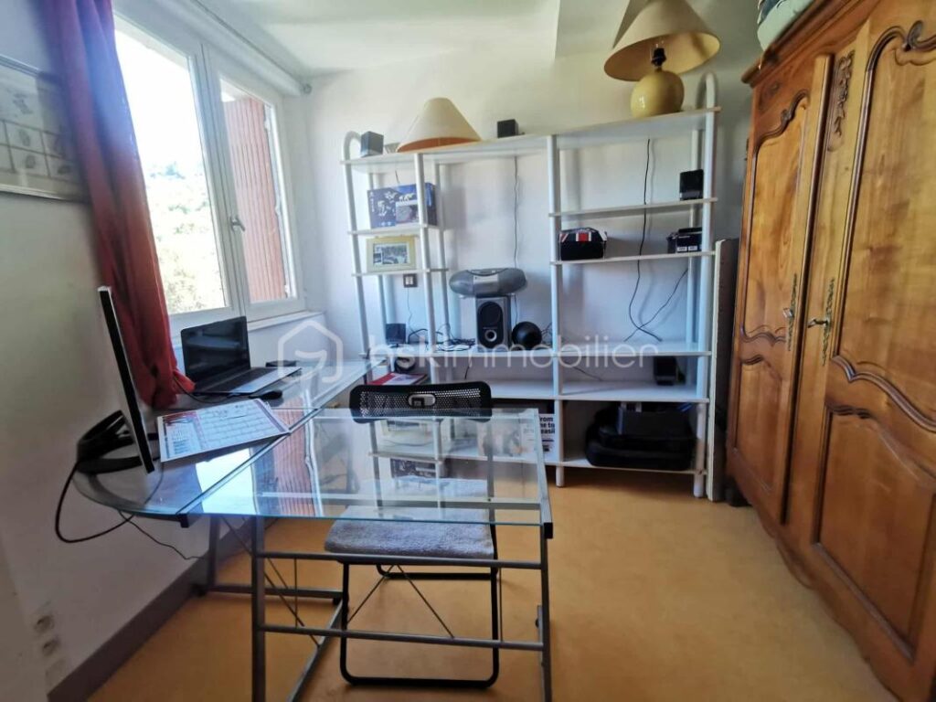 THOARD – Maison de village avec vue imprenable et fort potentiel locatif – 8 pièces – 5 chambres – 150 m²