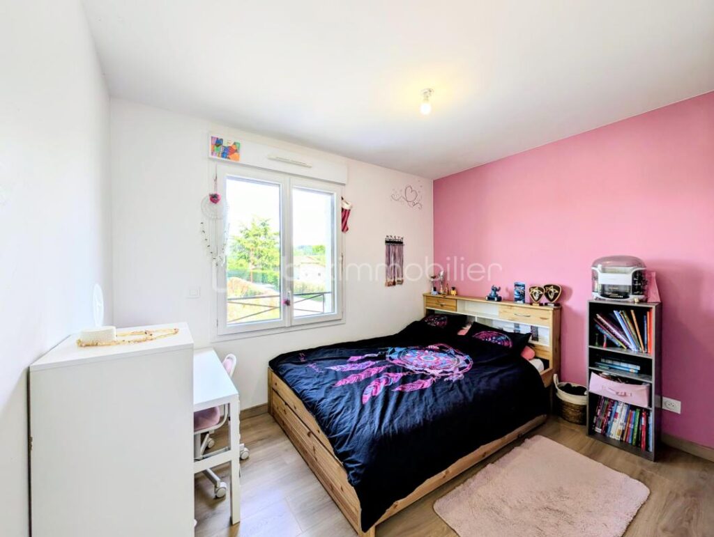 HAUTEVILLE-SUR-FIER — MAISON RECENTE — 4 CHAMBRES — CALME — VUE DEGAGEE — TERRASSE — JARDIN – 5 pièces – 4 chambres – 101 m²