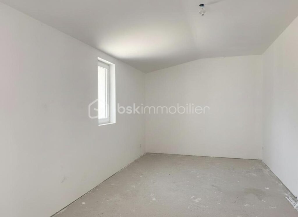 MAISON – 5 pièces – 3 chambres – 121 m²