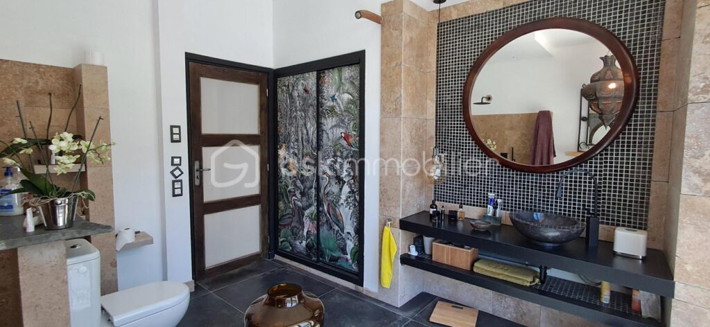 Elégante demeure de charme, aux pieds ces Cévennes, avec piscine et vue dégagée – 7 pièces – 6 chambres – 230 m²