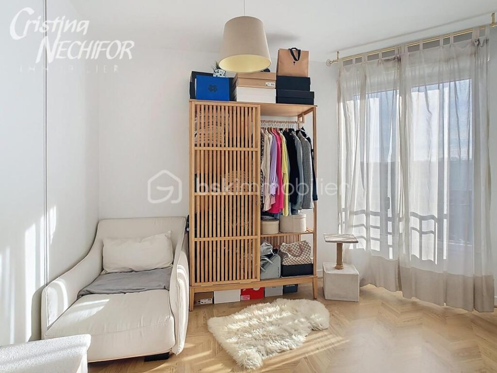 Superbe F3 au Dernier étage avec Balcon, 2 places de Parking et Cave – Quartier du Parc des Frênes – 3 pièces – 2 chambres – 62 m²