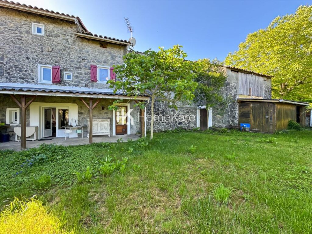 JOLIE MAISON DE VILLAGE AU CALME – 5 pièces – 4 chambres – 90 m²