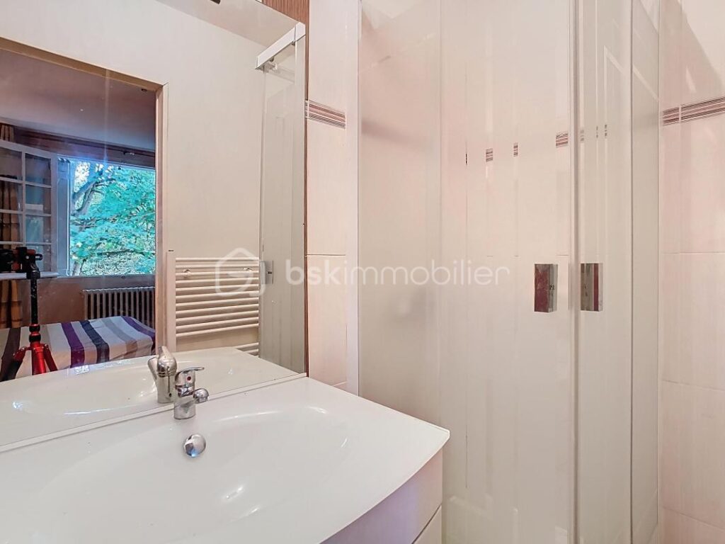 Découvrez votre future maison moderne au cœur de la tranquillité ! – 6 pièces – 4 chambres – 155 m²