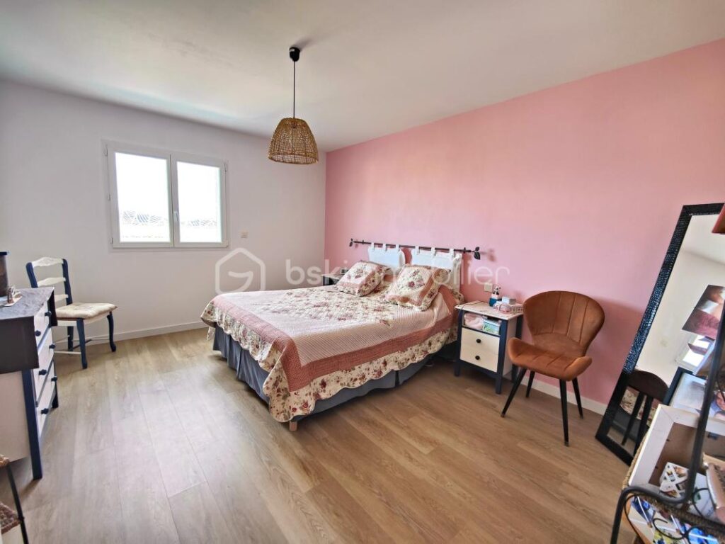 MONTREDON DES CORBIÈRES – VILLA R+1 – 120m² habitable – 3 CHAMBRES – DRESSING – CLIMATISATION RÉVERSIBLE – GARAGE – PISCINE EN DUR – VUE EXCEPTIONNELLE – 4 pièces – 3 chambres – 120 m²