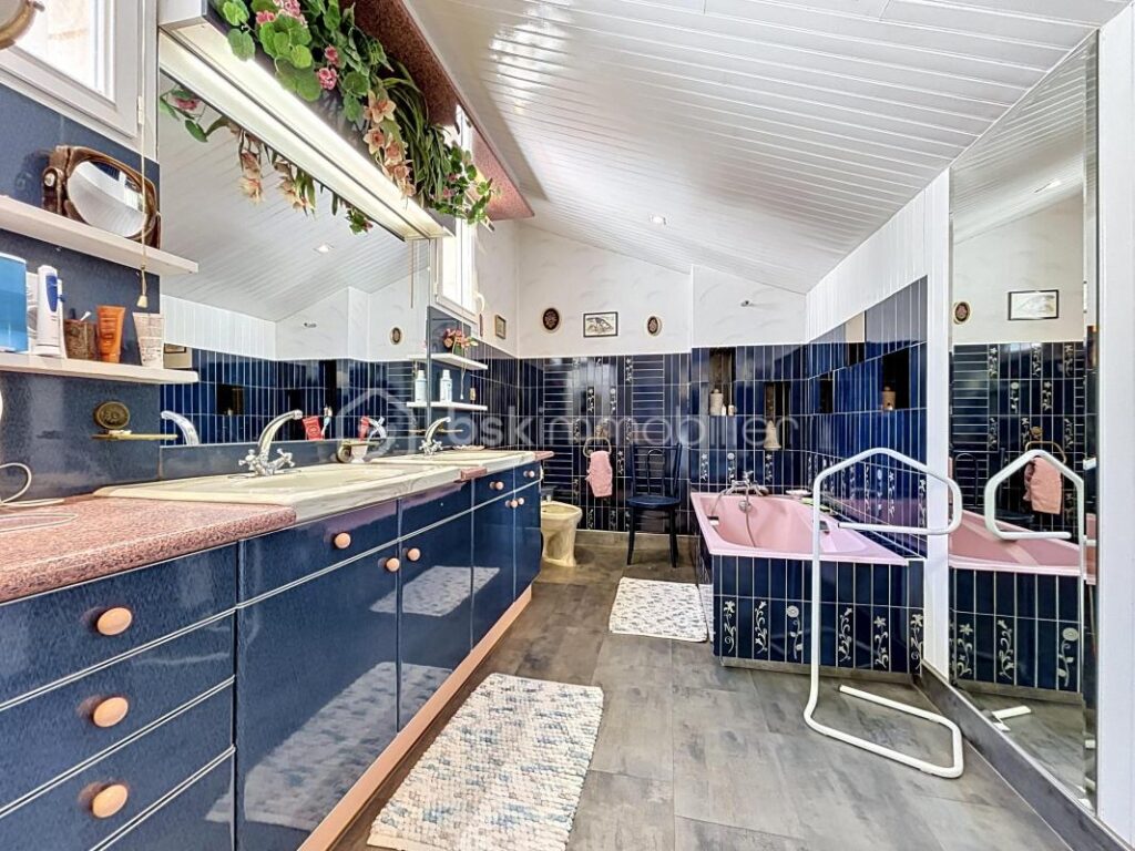 Propriété à Bressuire – 7 pièces – 4 chambres – 164 m²