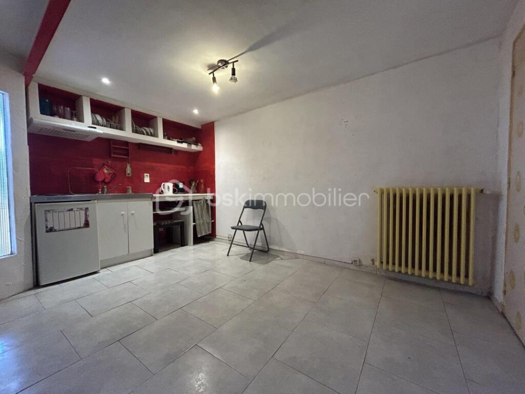 Maison de 130m2 – 3 chambres – Jardin avec vu sur l&rsquo;Yonne – 7 pièces – 3 chambres – 130 m²