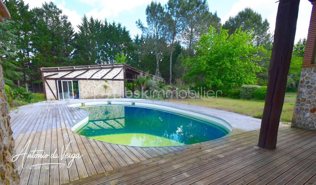 ✨ Maison d’Exception avec Piscine & Dépendance – Un Cadre de Vie Rare ! – 8 pièces – 3 chambres – 260 m²
