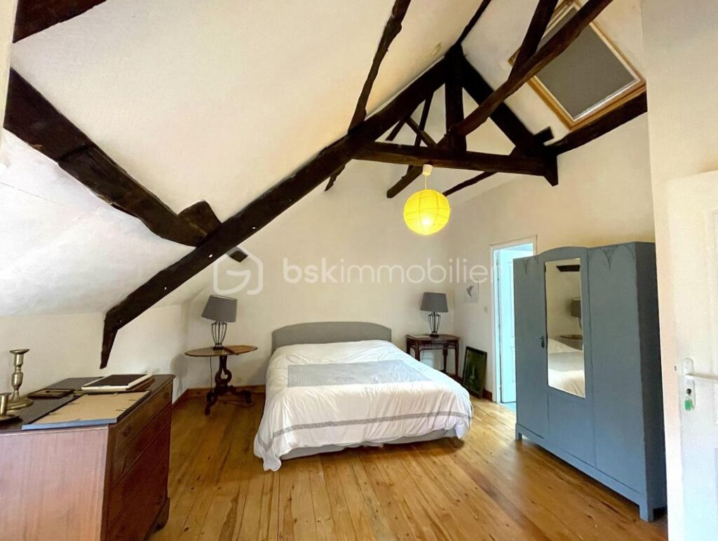JOSSELIN – Maison de caractère avec jardin en surplomb et vue château – 7 pièces – 3 chambres – 132 m²