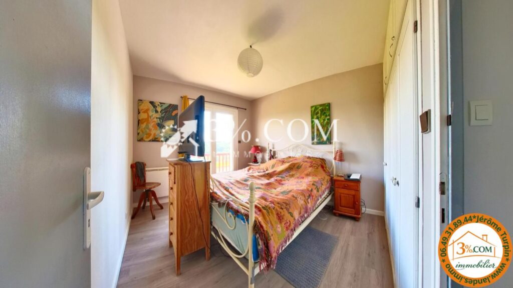 Maison de caractère 7 chambres avec vue dégagée, piscine et – 9 pièces – 7 chambres – 214 m²