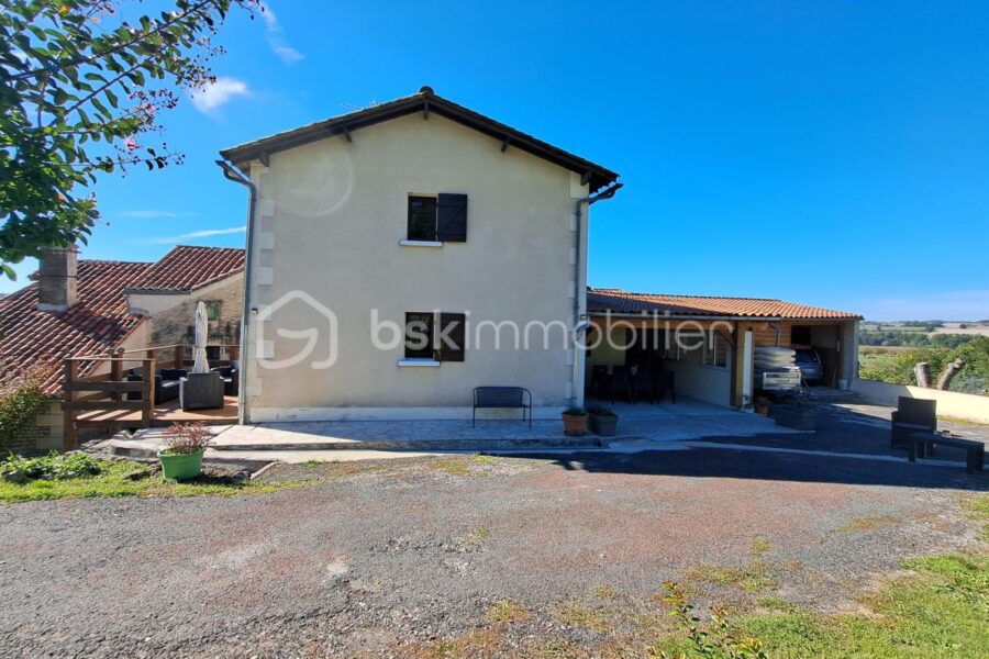 Maison à vendre à Tocane saint apre