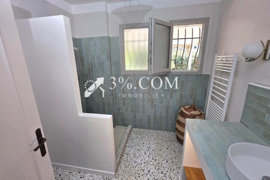 Maison à vendre à Saint raphael — Vue parc & jardin — photo 13