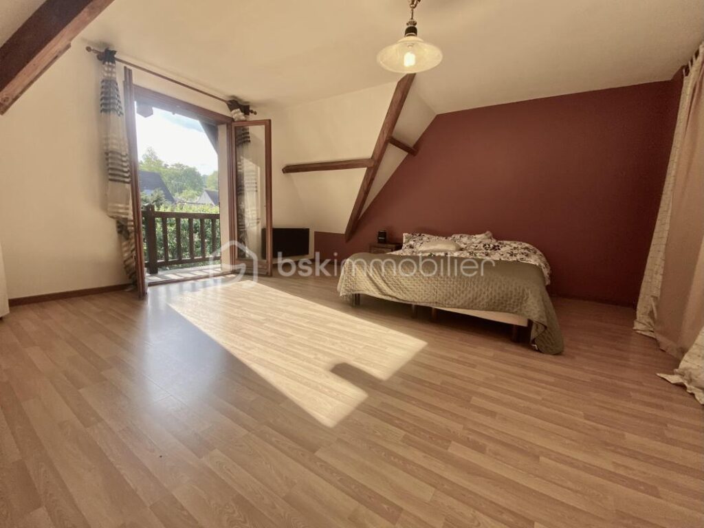 MONTFERMEIL QUARTIER DU MOULIN – 8 pièces – 6 chambres – 150 m²