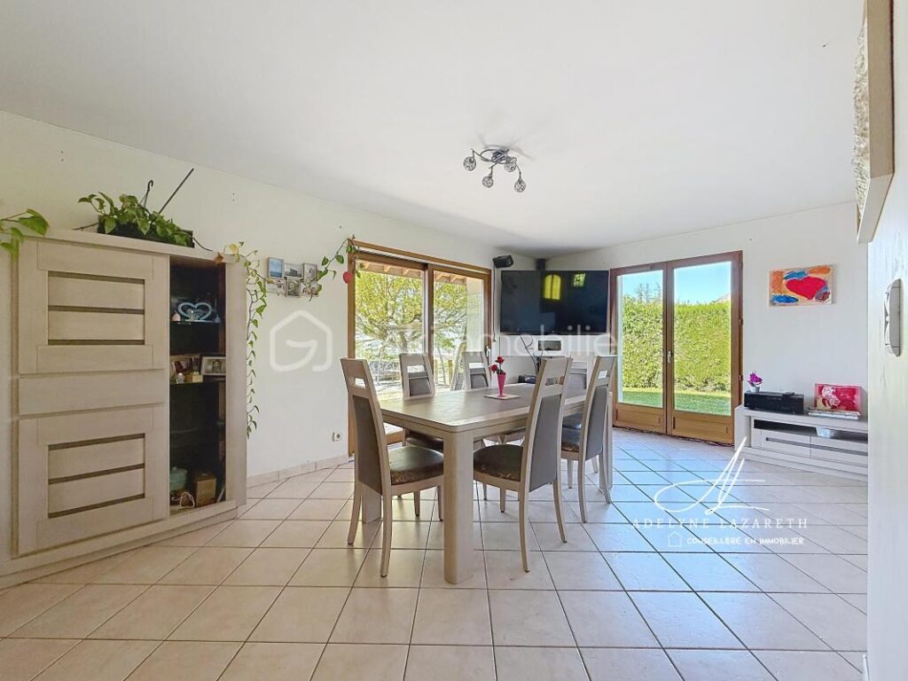 Maison individuelle avec vue panoramique – Fort potentiel jusqu’à 170 m² habitables – 4 pièces – 3 chambres – 102 m²