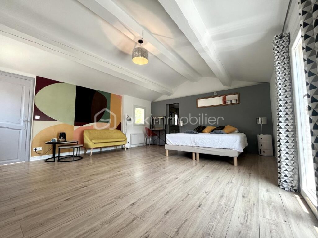 La villa d’architecte T10 – SAINT PAUL En FORET (83440) – 282 m2 – 10 pièces – 8 chambres – 282 m²