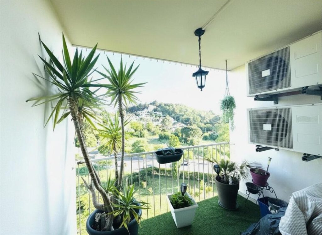 Appartement T4 de 78 m2 avec place de parking – Marseille 12 e – 4 pièces – 3 chambres – 77 m²