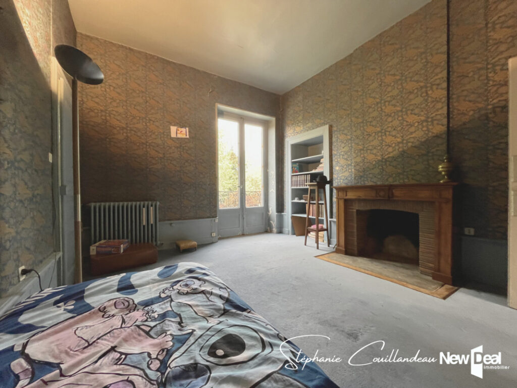 Grande maison de maître sur les hauteurs de Chambéry (limite Sonnaz) au calme avec vue dégagée – 8 pièces – 6 chambres – 213 m²