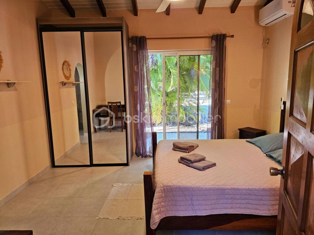 MAISON ET BUNGALOW T2 PROCHE MER – 6 pièces – 4 chambres – 189 m²