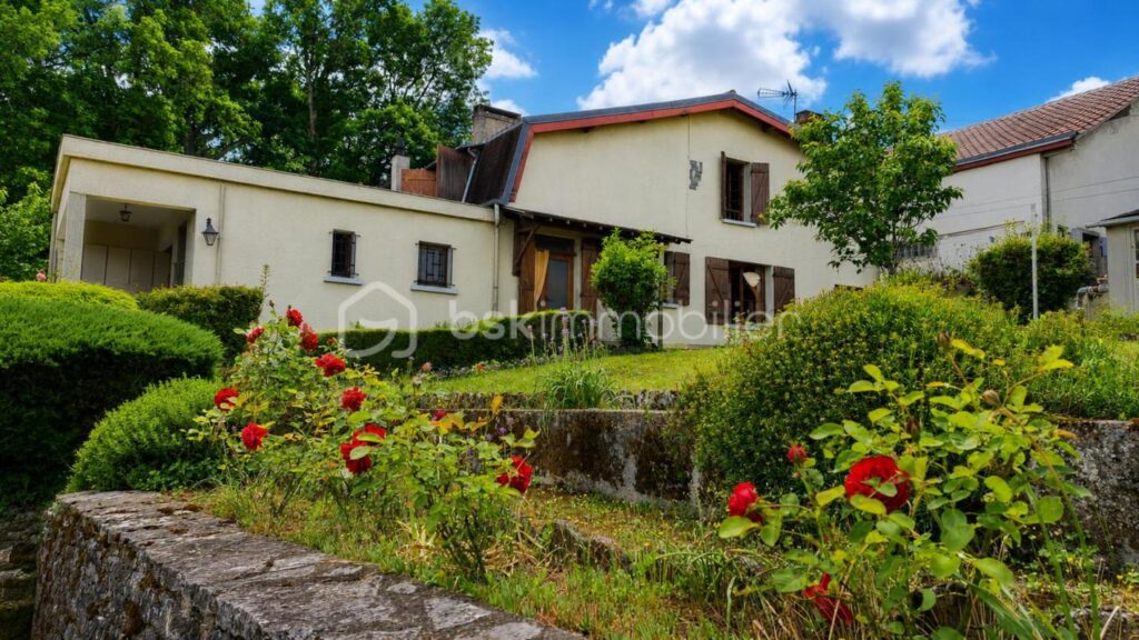 Maison de ville – 4 pièces – 2 chambres – 98 m²