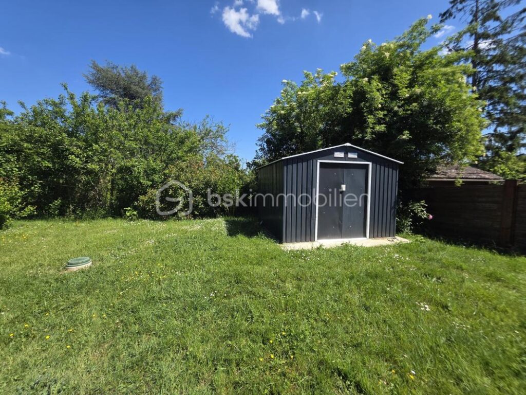 Pavillon de plain pied avec sous sol – 4 pièces – 2 chambres – 90 m²