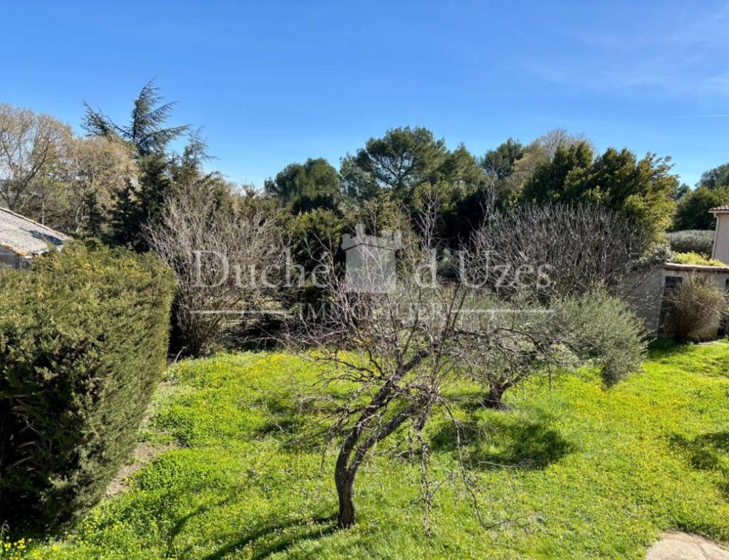 Villa – 8 pièces – 5 chambres – 145 m²