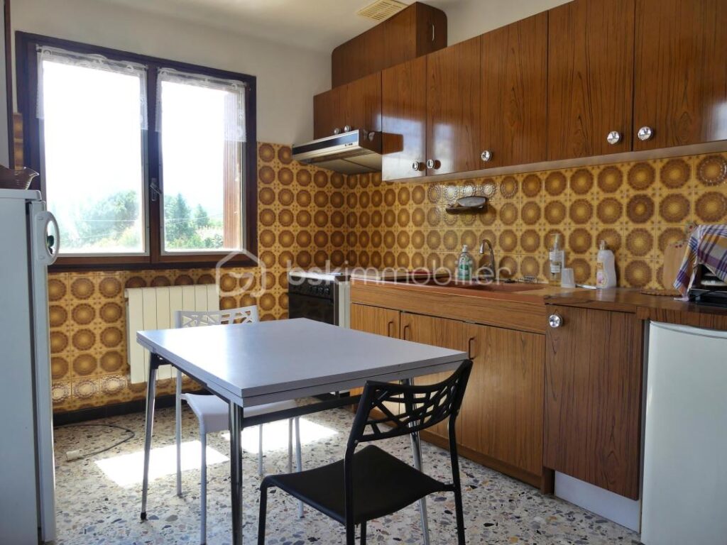 Maison familiale 4 faces avec possibilité revenus locatifs et le charme des années 70 – 5 pièces – 4 chambres – 162 m²