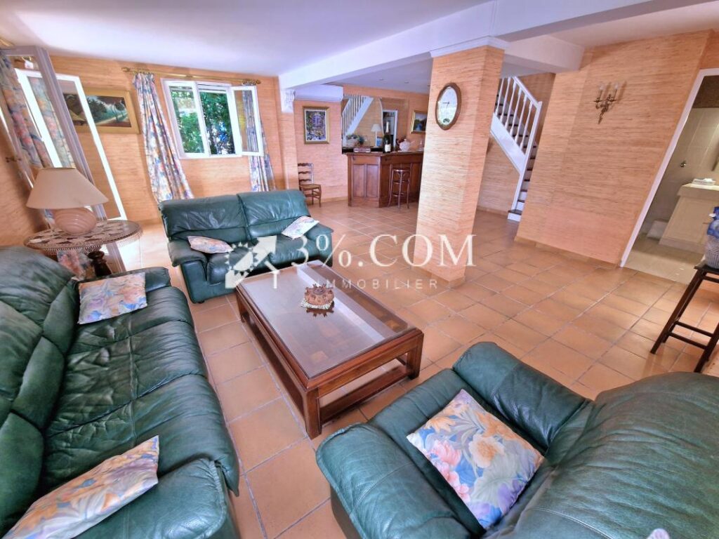 Villa familiale avec vue dégagée aux Golfs – 6 pièces – 3 chambres – 136 m²
