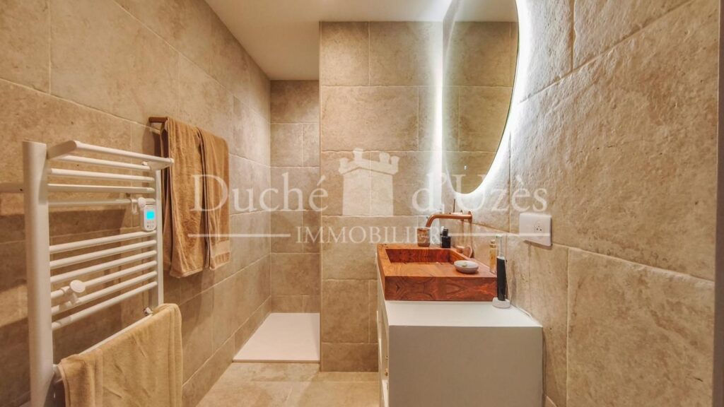 Maison – 9 pièces – 4 chambres – 200 m²