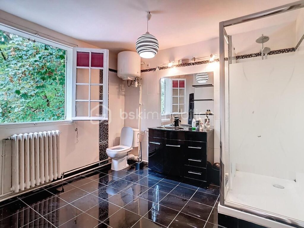 Découvrez votre future maison moderne au cœur de la tranquillité ! – 6 pièces – 4 chambres – 155 m²