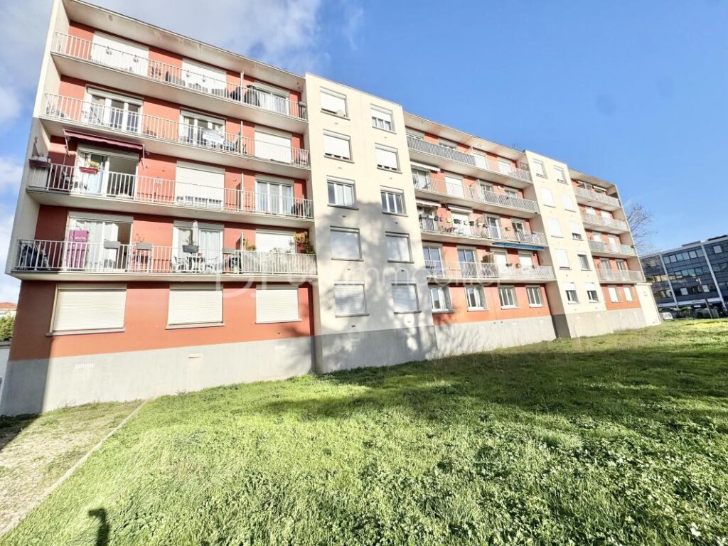 Appartement lumineux au cœur de Béziers avec vue dégagée – 3 pièces – 2 chambres – 70 m²
