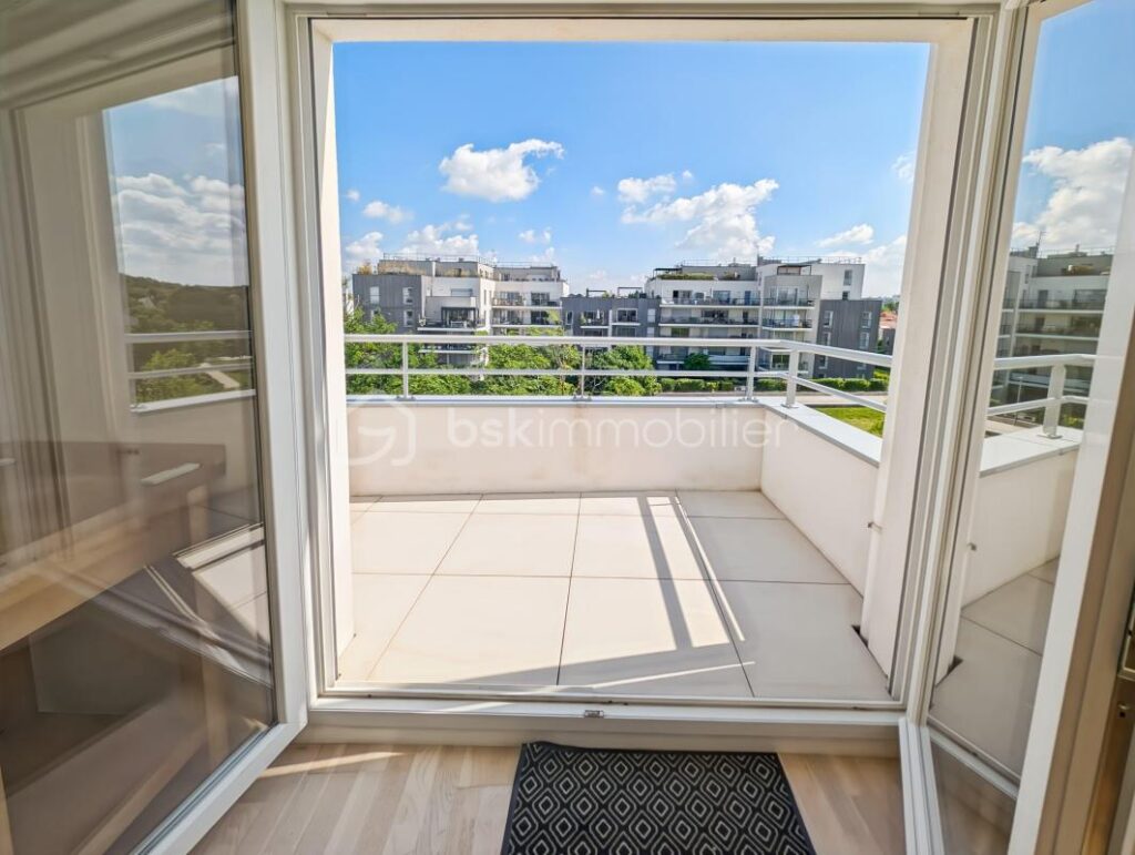 Superbe appartement 3 pièces 81m2 avec balcon dans résidence récente de standing ( possibilité de transformer en 4 pièces ) – 3 pièces – 2 chambres – 81 m²