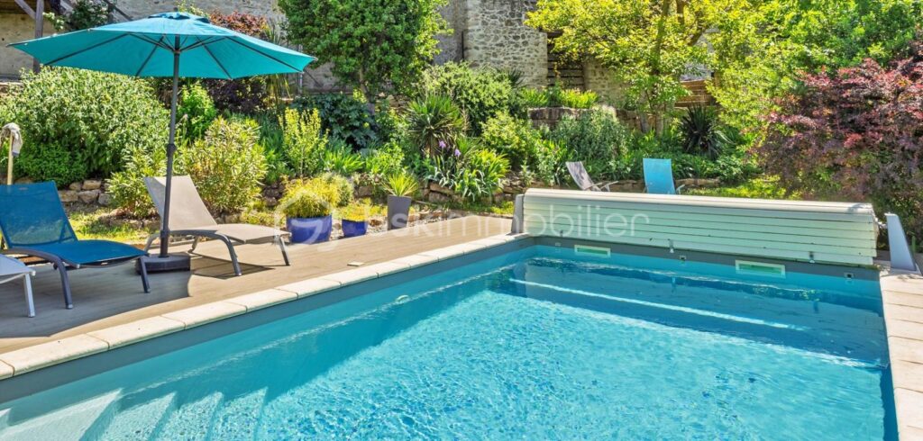 Magnifique maison d’hôtes et gîte de charme à vendre au cœur du Pays Cathare à proximité de Limoux et Carcassonne – 11 pièces – 8 chambres – 405 m²