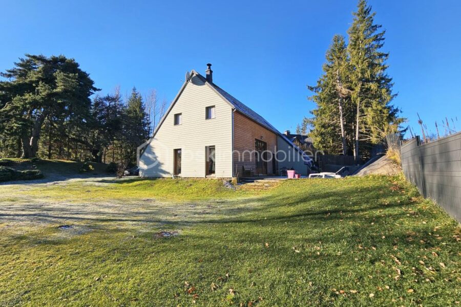 Maison à vendre à Murol