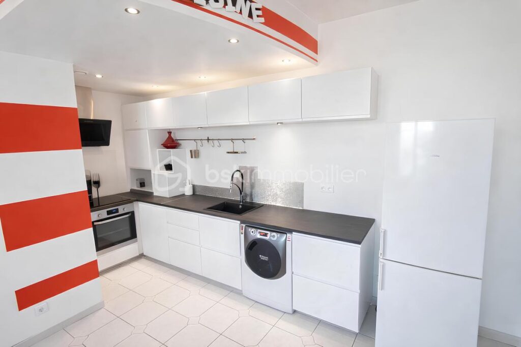 A vendre – T2 loué dernier étage – Vue Faron – Rentabilité immédiate – Parking – Cave – Toulon La Loubière – 165 900 € – 2 pièces – 1 chambre – 37 m²