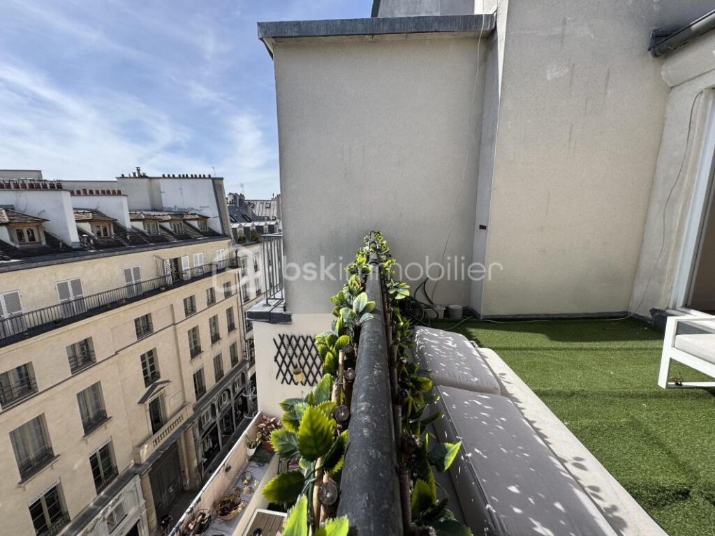 RARE – Rue Saint-Honoré- T2 39 m2 + terrasse – 2 pièces – 1 chambre – 50 m²