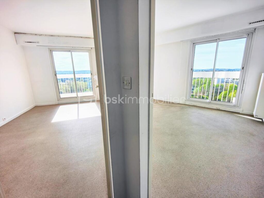 Bel appartement 3 chambres av 2 grands balcon cave 2 pl parking – 5 pièces – 3 chambres – 96 m²