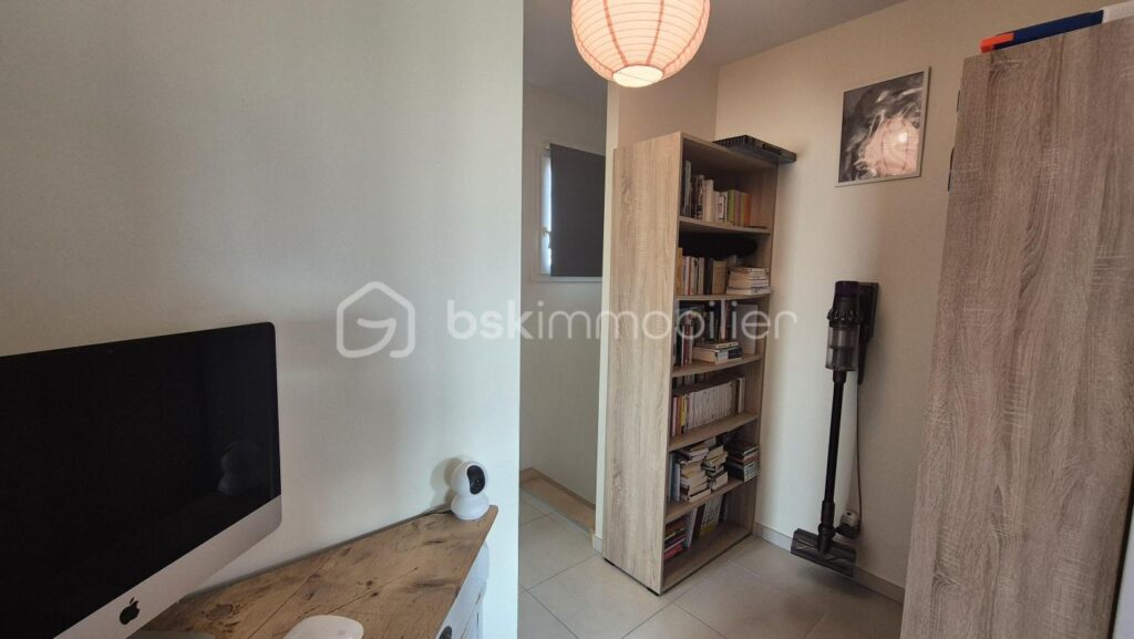 A VENDRE VILLA DEUX FACES TRAVERSANTE DE 94M² SUR TERRAIN DE 214M² A LATOUR BAS ELNE – TROIS CHAMBRES – DEUX PIECES D EAU – DEUX TOILETTES – GARAGE TRAVERSANT – 5 pièces – 3 chambres – 87 m²