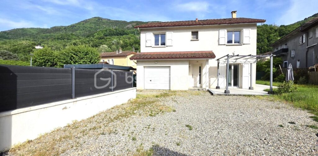 MAISON 4 CHAMBRES SUR TERRAIN DE 510 M² – 5 pièces – 4 chambres – 131 m²