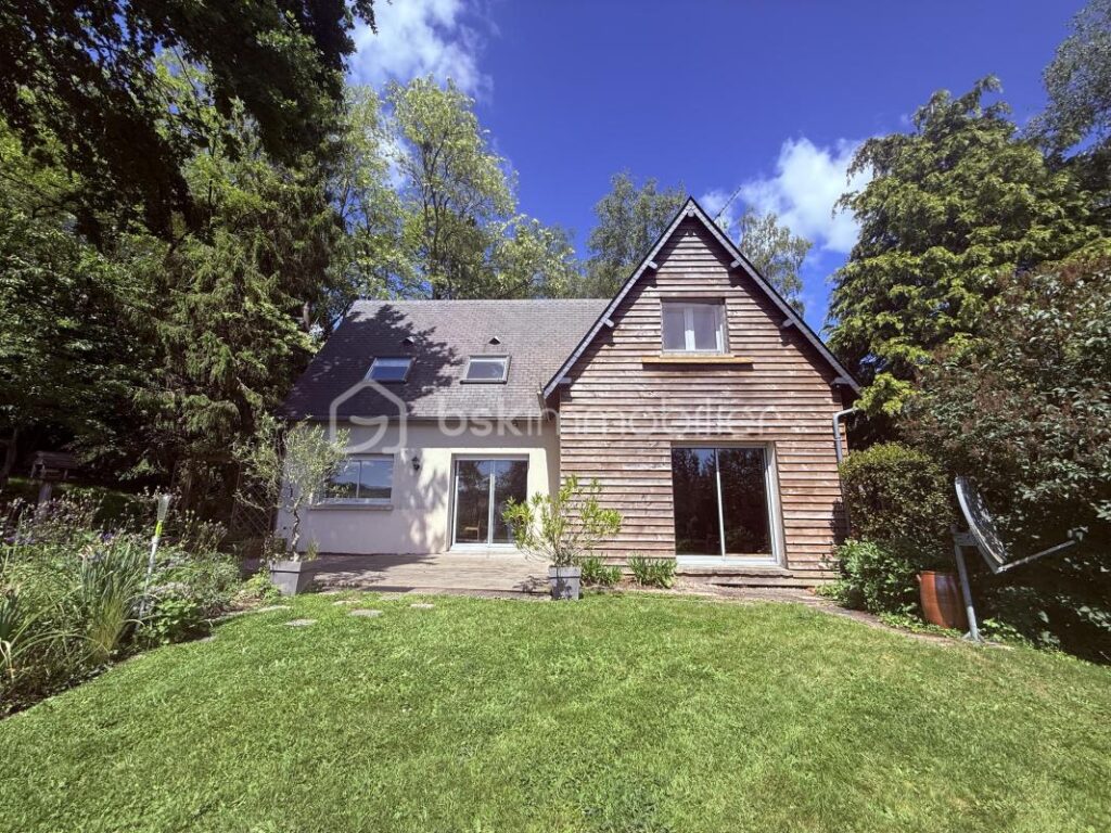 VUE EXCEPTIONNELLE ET IMPRENABLE – 5 pièces – 3 chambres – 106 m²