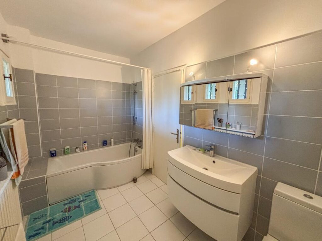 Villa – 5 pièces – 4 chambres – 156 m²
