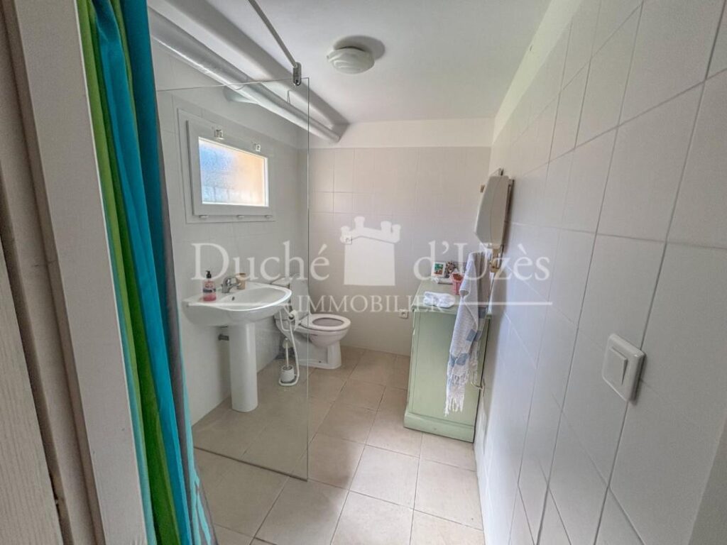 Villa – 8 pièces – 5 chambres – 145 m²