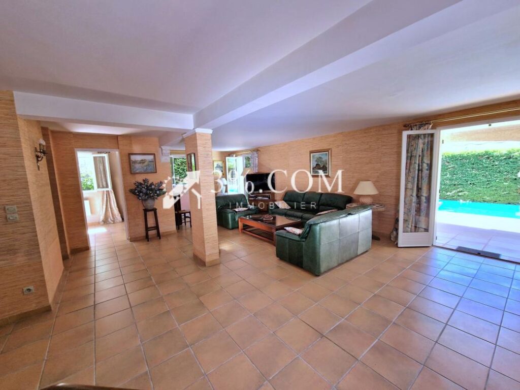 Villa familiale avec vue dégagée aux Golfs – 6 pièces – 3 chambres – 136 m²