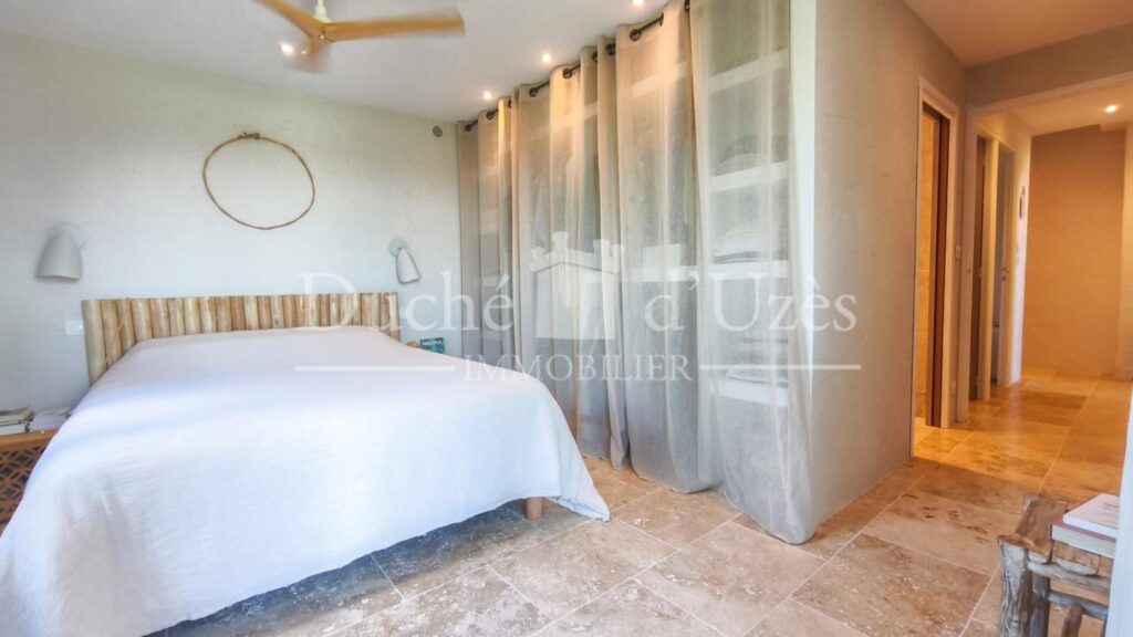 Maison – 9 pièces – 4 chambres – 200 m²
