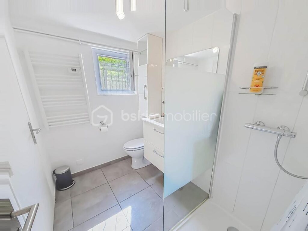 EXCLUSIVITÉ *** VILLA T5 DE 130M2 AVEC PISCINE ET APPARTEMENT INDEPENDANT À SAINT GEORGES D&rsquo;ORQUES *** – 5 pièces – 4 chambres – 130 m²